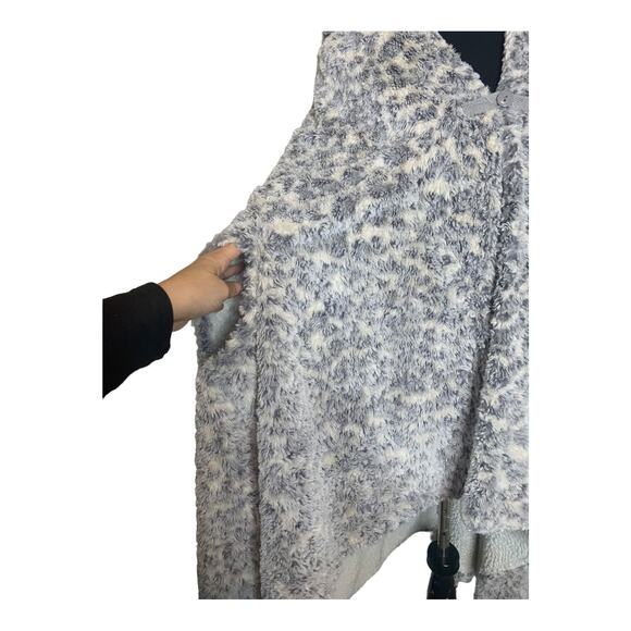 Women reversible hooded Plush wrap one size fits most - Picture 10 of 11